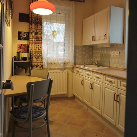 Bellevue Apartment With Ac & Heating & Terrace Budapeste Exterior foto