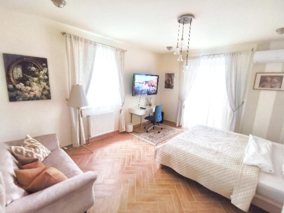 Bellevue Apartment With Ac & Heating & Terrace Budapeste Exterior foto