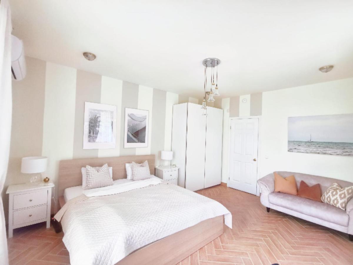 Bellevue Apartment With Ac & Heating & Terrace Budapeste Exterior foto